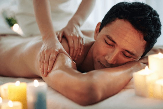 Massagem de aromaterapia feliz